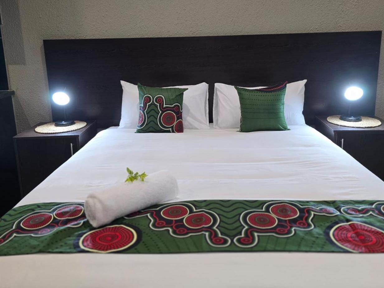 Palm Inn Guesthouse Onverwacht Phòng bức ảnh